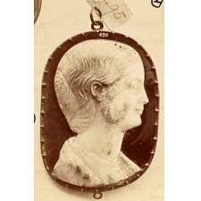 Cameo. Bust of woman