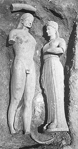 Photo of Two statues of kouros & kore